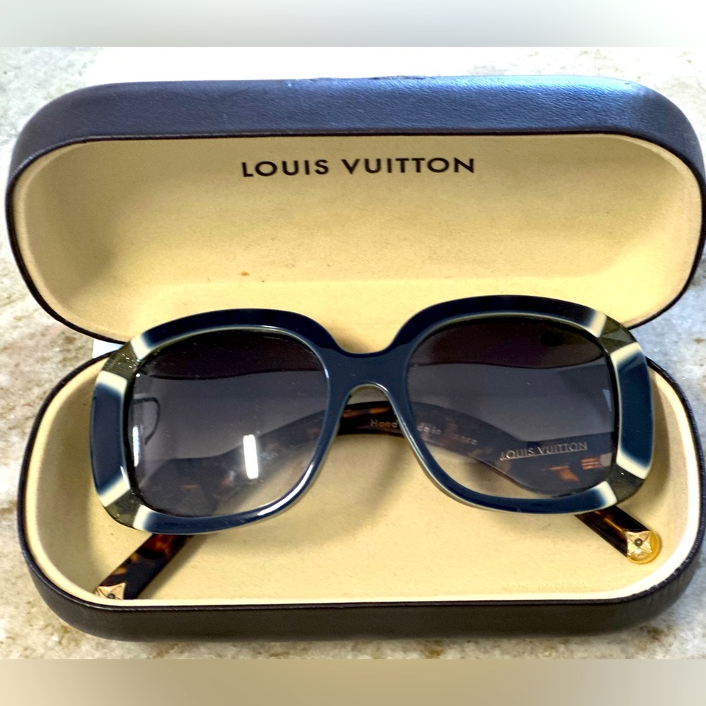 Authentic Louis Vuitton Blue Gradient Sunglasses